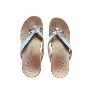 Vionic Bella Toe Post White Tan Gold Bow Sandals Women’s Size 8